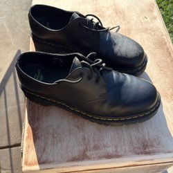 Dr. Martens 