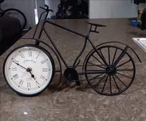 Bicycle shaped Quartz clock L' Huere cafe' metal bike 1896 style