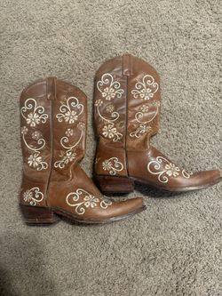 Size 8.5 Boot 
