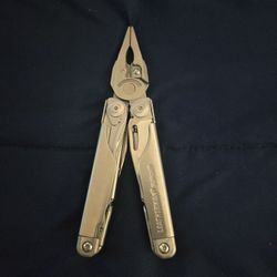 Leatherman Surge 21 Tools