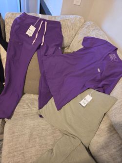 💜FIGS Ultra Violet Scrub Set — Size Small — New With Tags