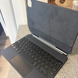 Apple Keyboard + Apple Pencil 