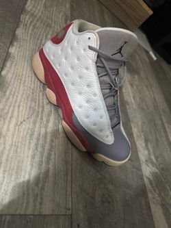 Jordan 13s size 10