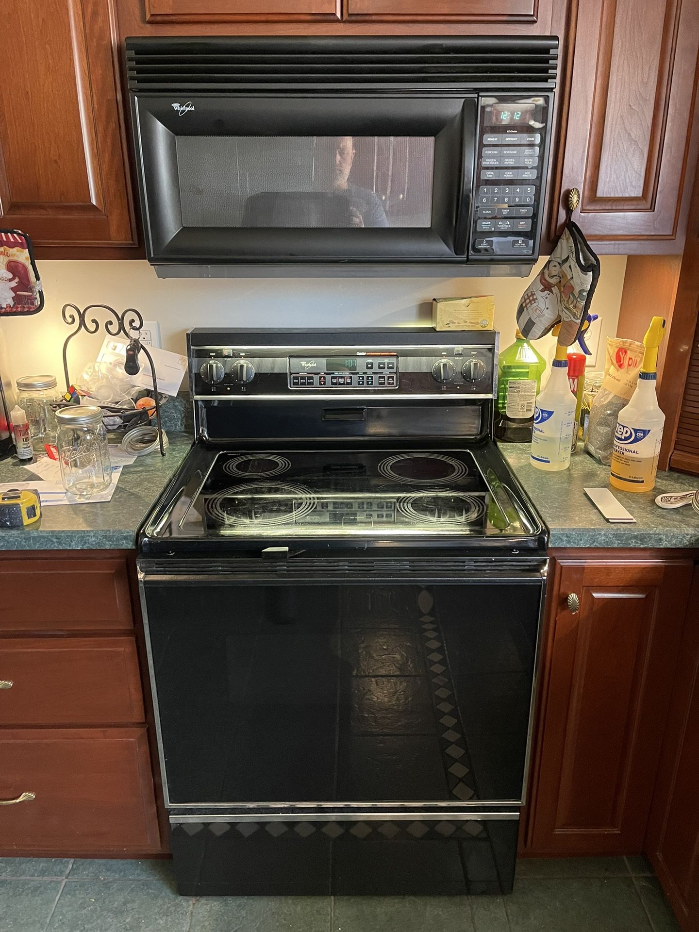 Electric Range And Microwave 