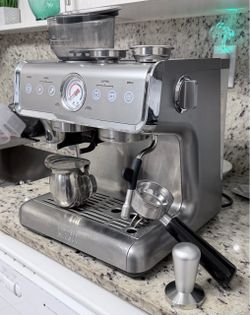 Ultima Cosa Presto Bollente Espresso Machine with Built-In Grinder
