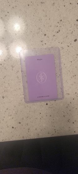Megan KATSEYE photo card