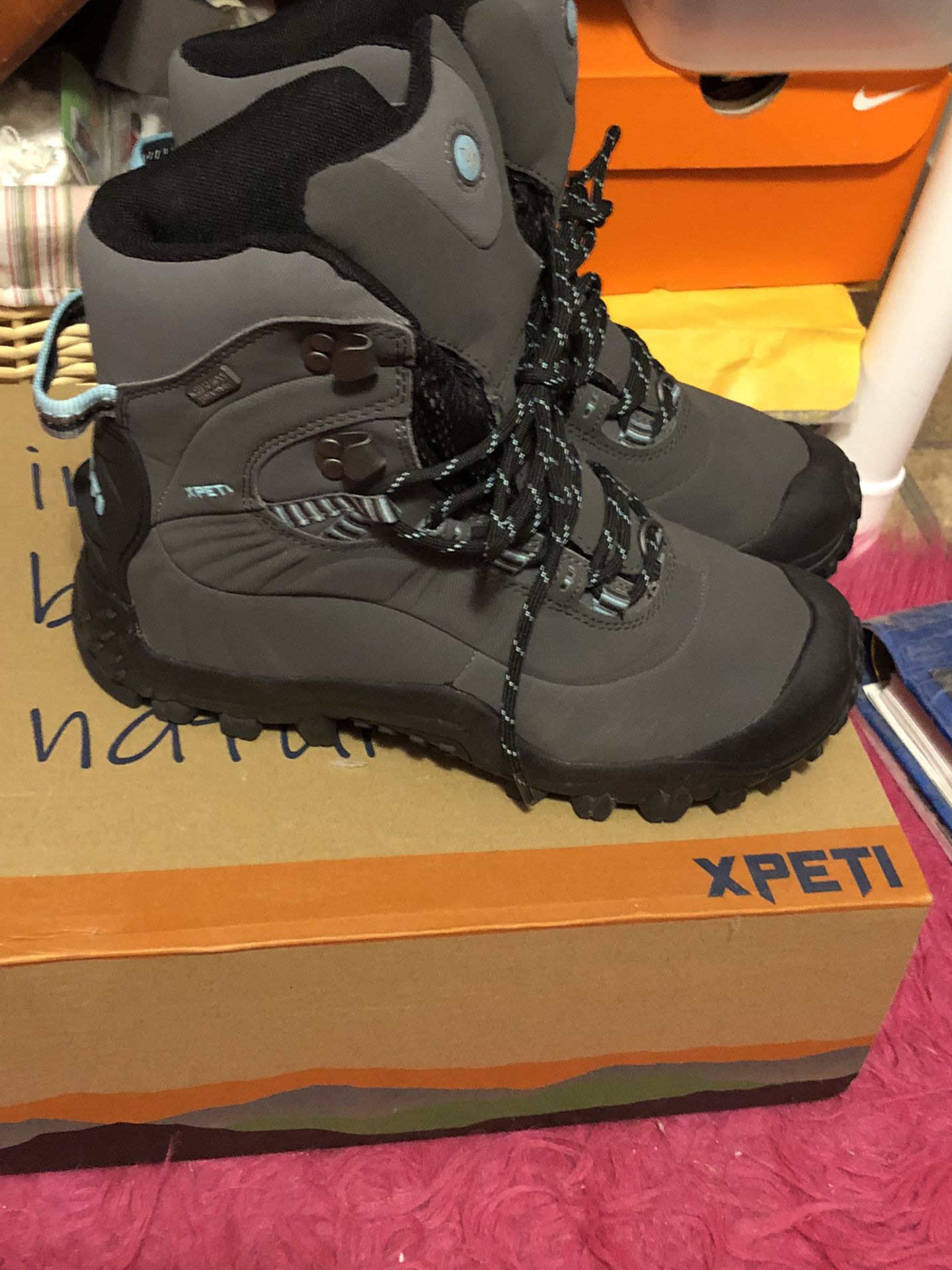New Woman’s Waterproof Hiking Work Boots