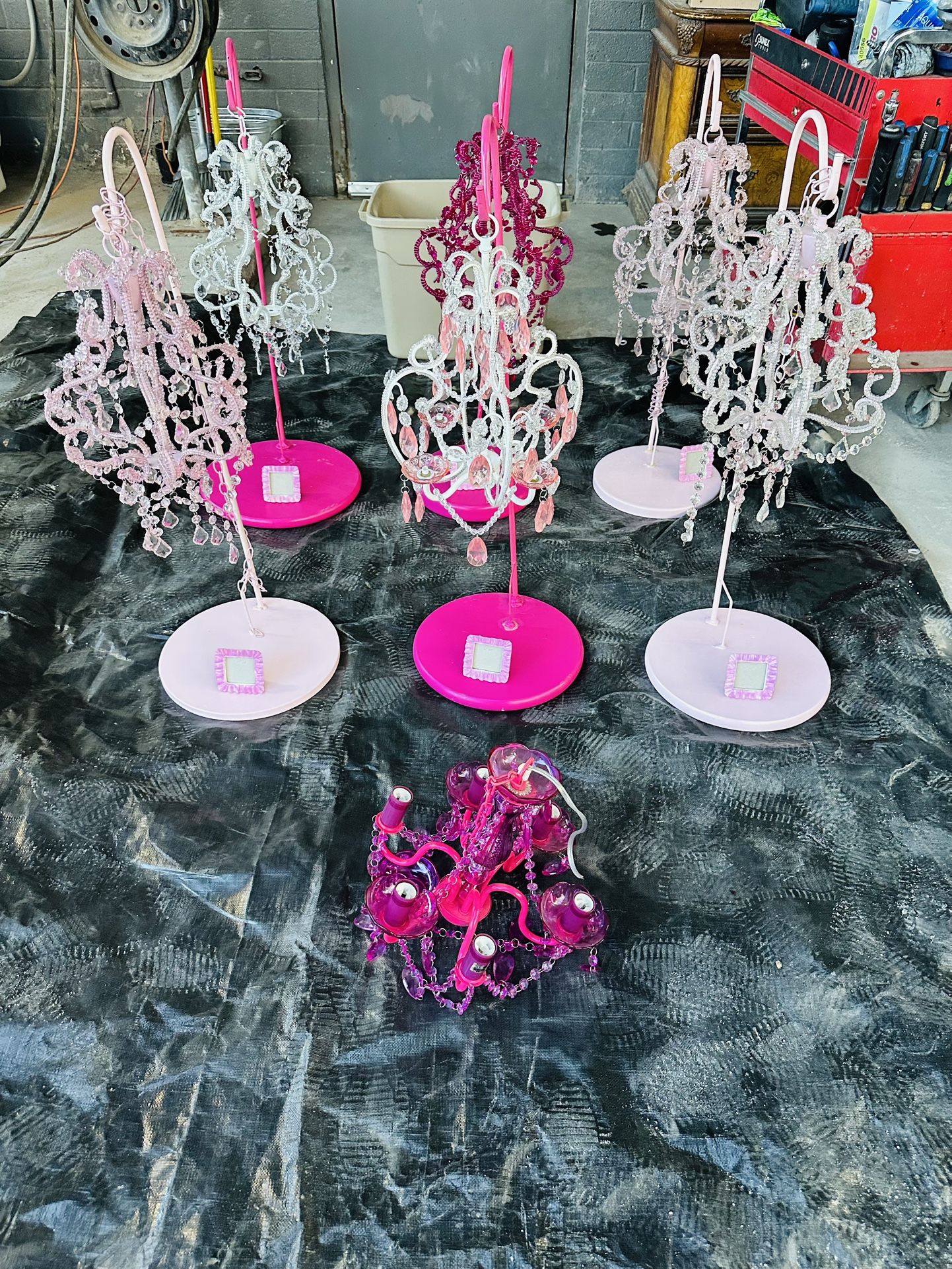 6 Chandelier Centerpieces & 1 Extra $120 “51ave and Glendale 