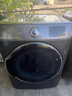 Samsung Front-Load Dryer with Steam
