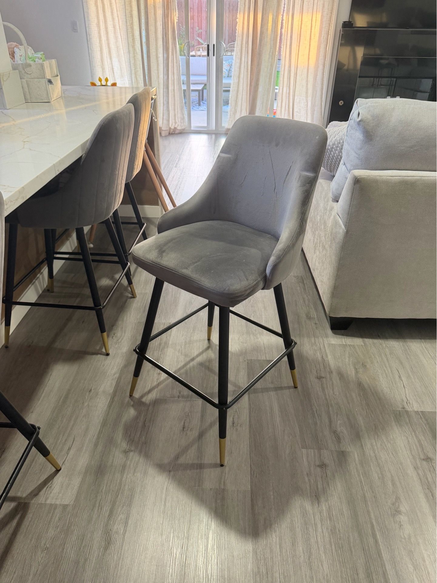 4 Bar stools