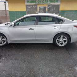2015 Nissan Altima 25