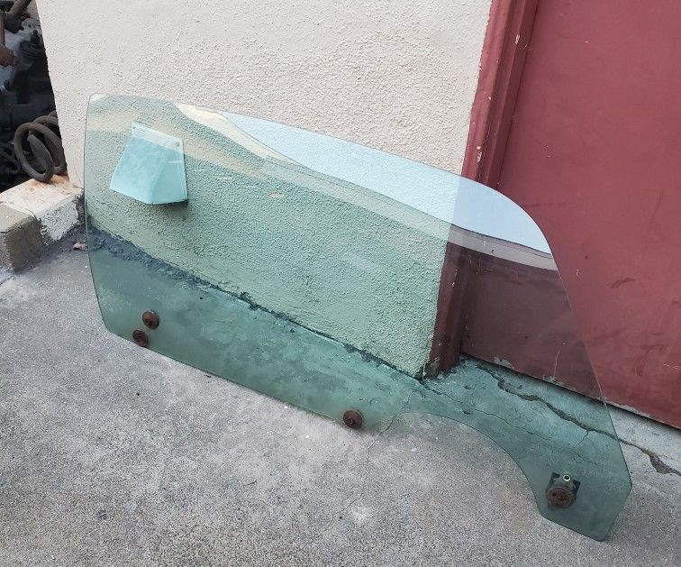 70-81 Camaro Trans Am Door Glass