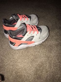 Toddler nike huaraches size 9c
