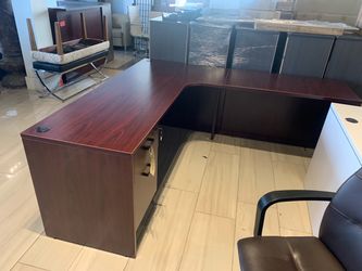 Desk l shape corner mahogany 72”x78”