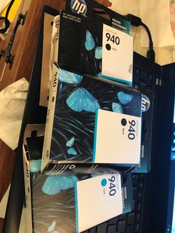 HP 940 Ink Cartridges -Two Black/One Cyan Blue