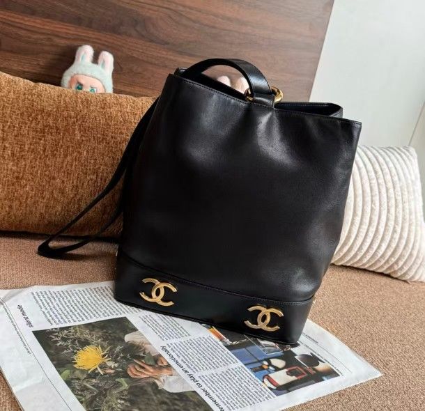 Chanel bucket shoulder bag
