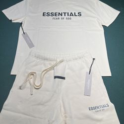 Cream/Beige Essential T-Shirt/Shorts