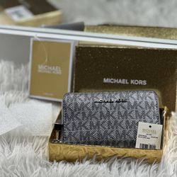 Michael Kors Logo Jet Set Small Zip Around Card Case In Gift Box
