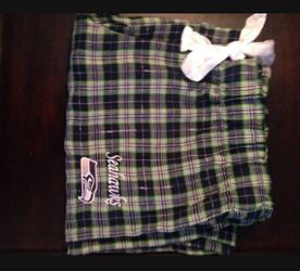 NFL APPAREL WOMEN'S SLEEPWEAR SIZE L $30, SALES FOR $50+ TAX + SHIPPING
