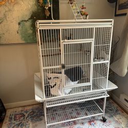 For Sale: Premium Parrot Cage – Barely Used