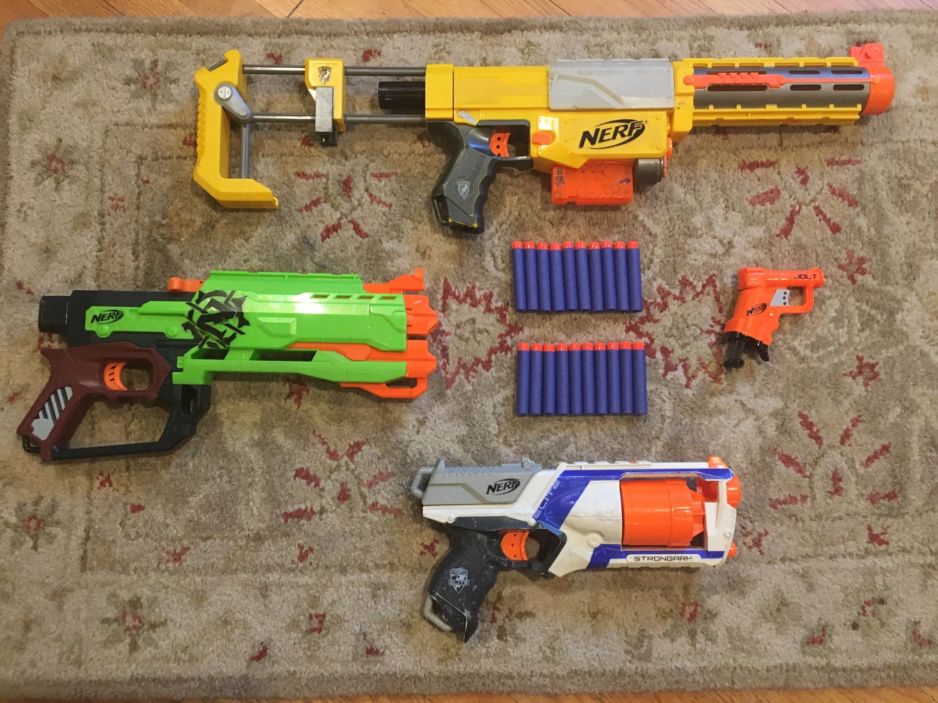 Nerf gun lot with Recon, Crossfirebow, Strongarm, and more