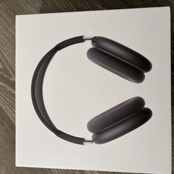 Selling Air Pod Maxs Shipp The Same Day