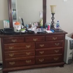 Dresser With Mirror 