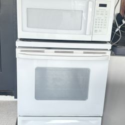 Stove And Microwave 