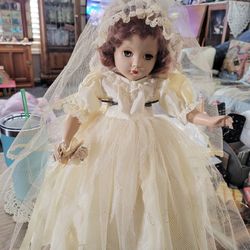 1930s Beautiful Bride Doll 19"
