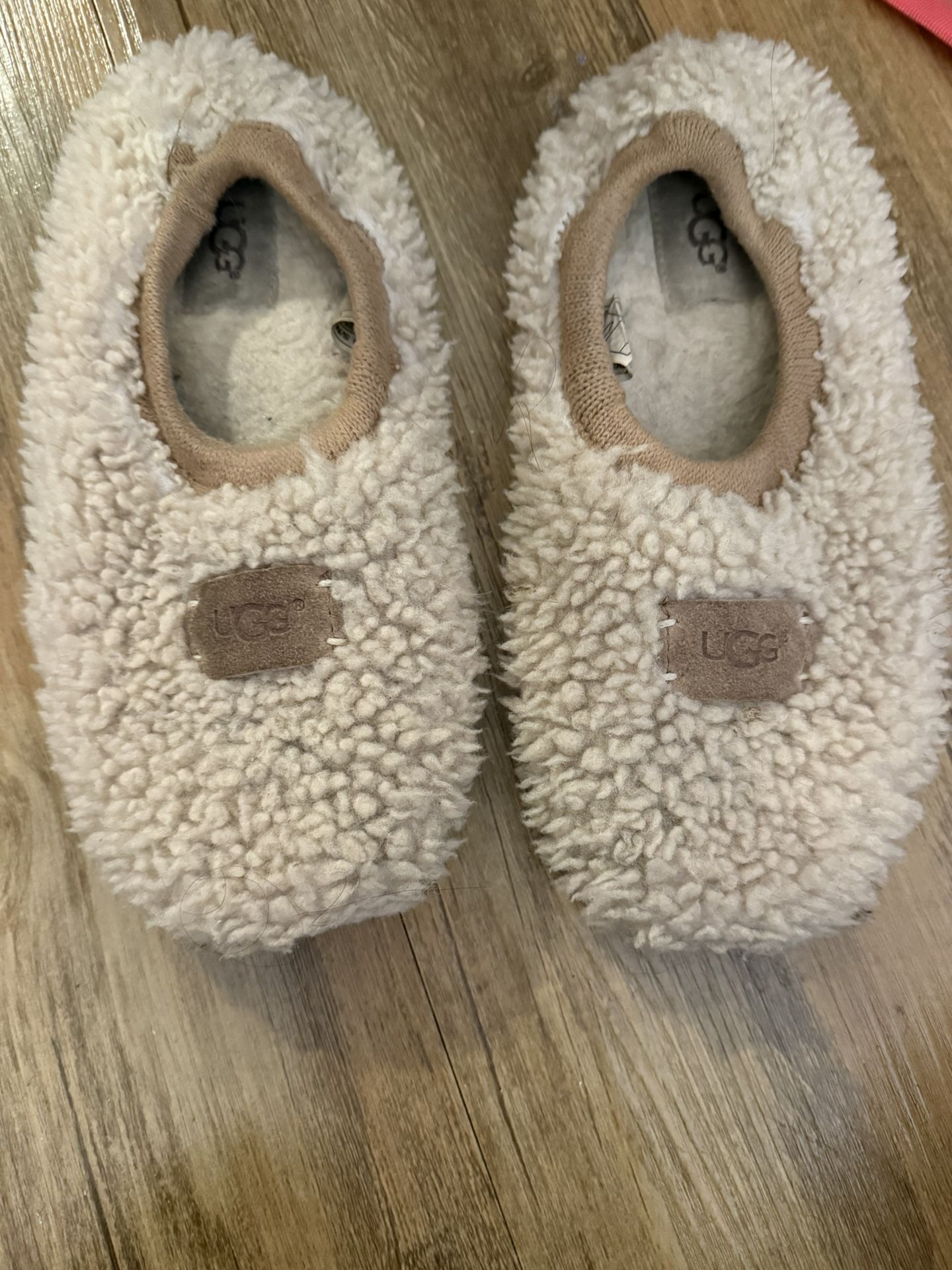 Ugg Fuzzy Slippers Size 5