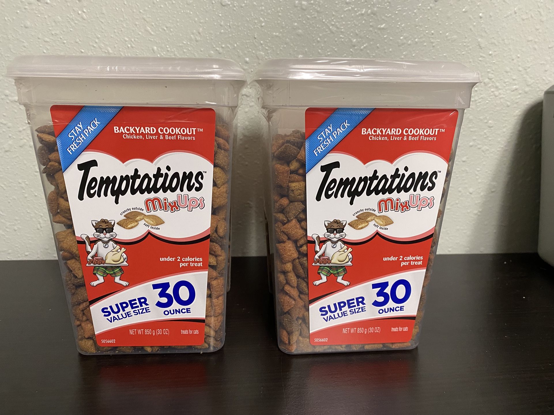 Temptations mix UPS Backyard cookout Cat Treats 30z