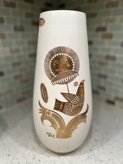 Vtg Georges Briard Pottery White Vase by Hyalyn Embossed Gold Sun & Dove Design