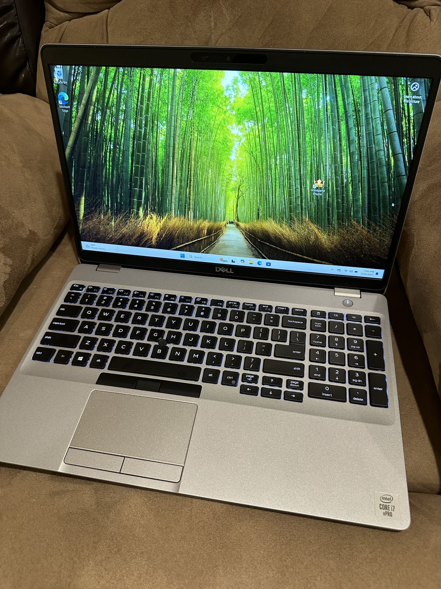 Like New Laptop i7 CPU 10th gen with 32 Gb RAM 1 Tb *dedicated 4Gb Video card