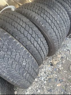 275/65/20 Used tires set of “4” 500$ Like new-BRIDGETON ADAM 954/534/6165