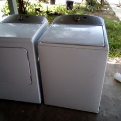 Washer And  Dryer $50 Las  Dos   Para Partes