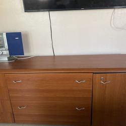 Office Filing Cabinet 19”x73” / Gabinete De Oficina 