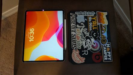 IPad Pro 12.9” 4th Generation - 1 TB storage - with Apple Pencil and Magic Keyboard