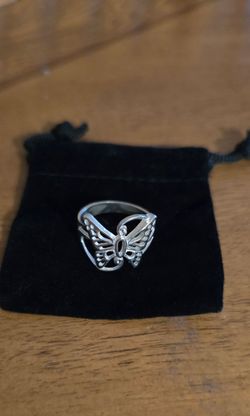 Like New! Sterling Silver Butterfly ring