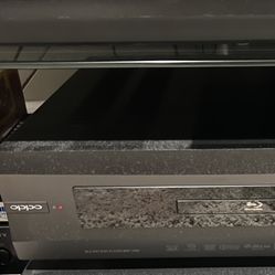 OPPO BDP-105D Blu-ray Player Black, Netflix, YouTube, Darbee, Blu-ray 3D, SACD