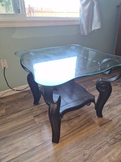 2 piece set glass end tables
