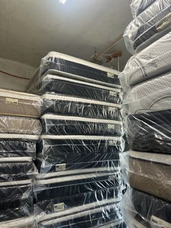 King size mattress pillow top new