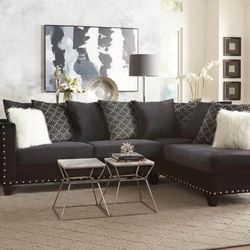 New Stunning Couch with Chaise