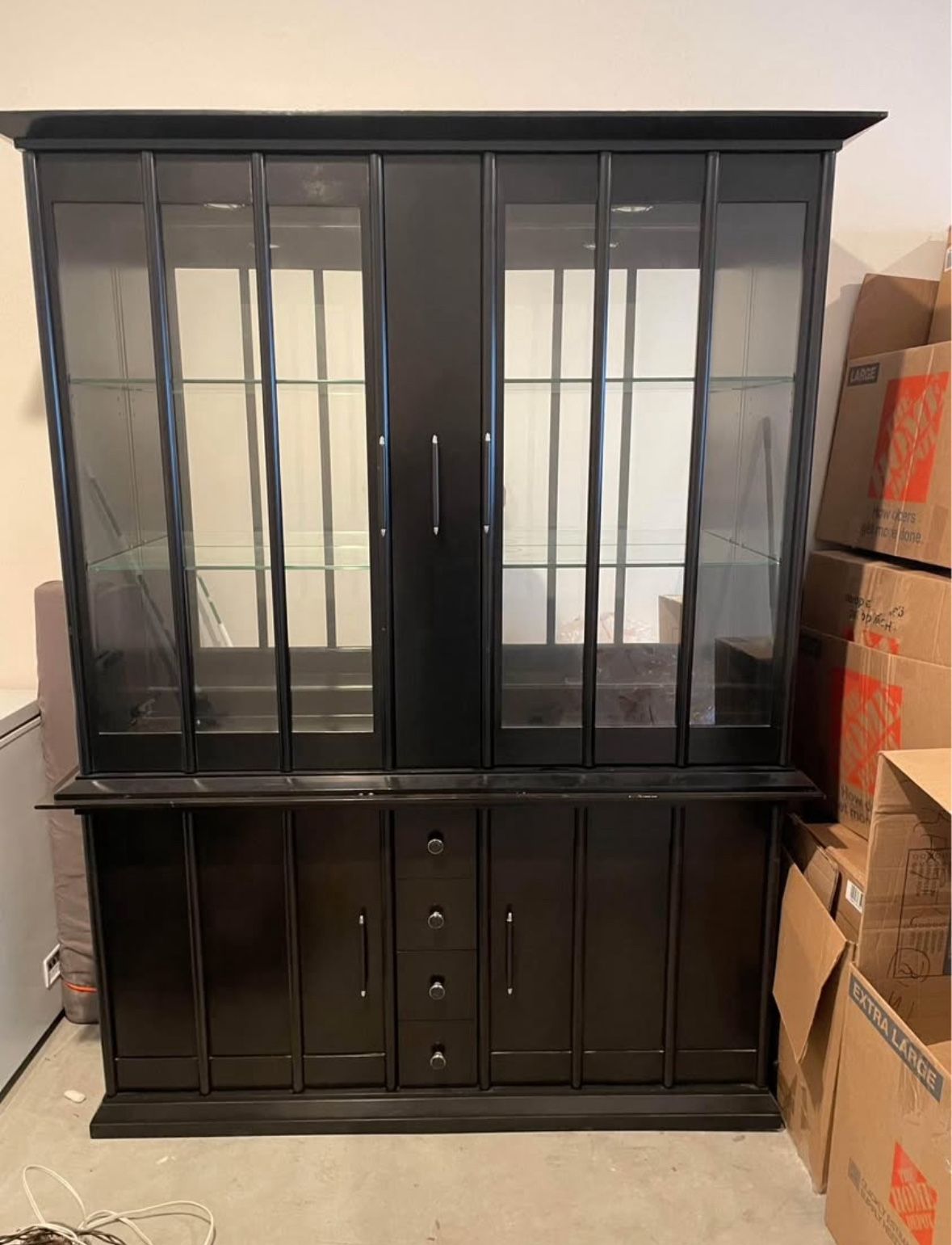 BROYHILL FURNITURE BLACK CHINA CABINET 