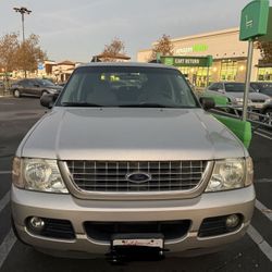 2005 Ford Explorer