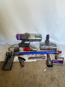 Vacuum Dyson V11 Torque Drive Cordless Vacuum with Attachments