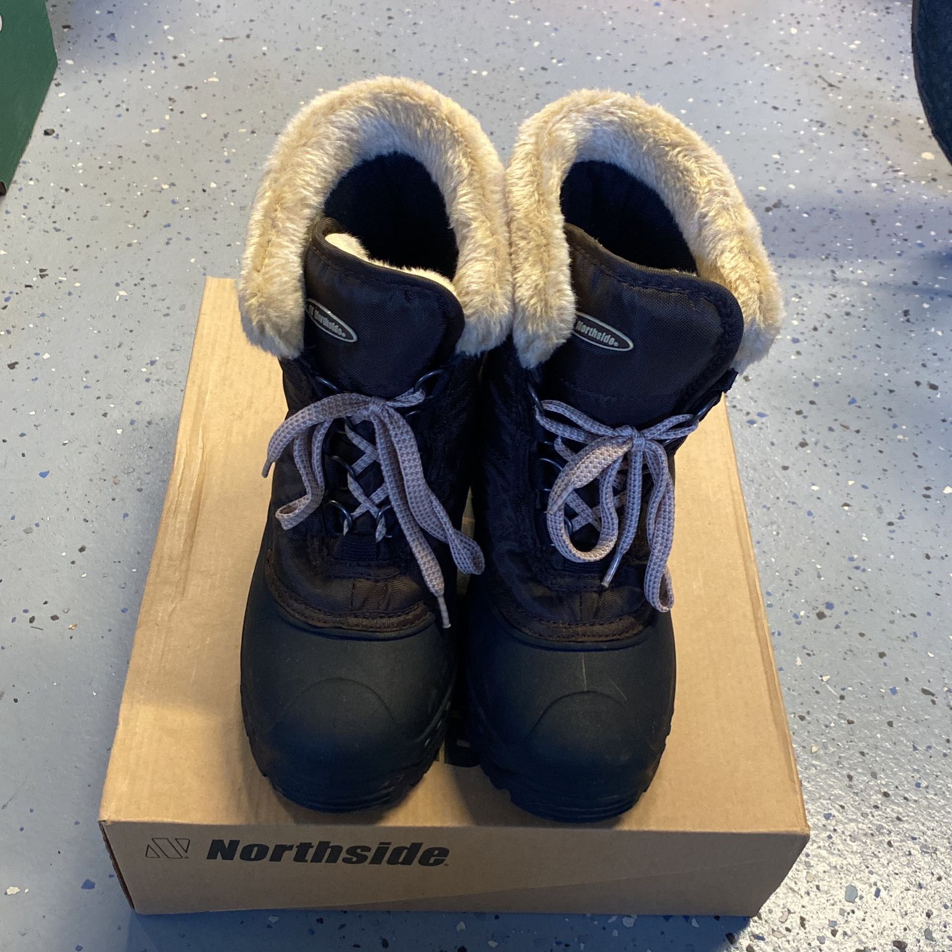 Like New Northside Womens Water-proof Boots