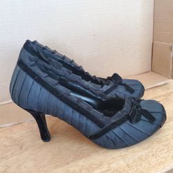 Black Vintage Looking Pump/Heels (Sz 8)