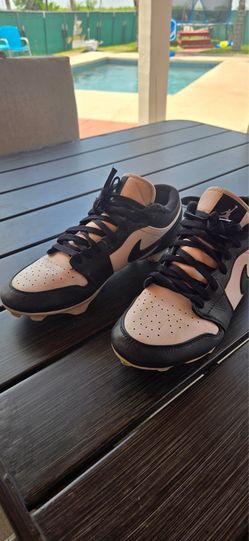 Jordan 1 Low football cleats