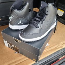 Jordan Boy's Shoes 1Y