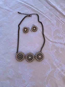 Gargantilla con aretes